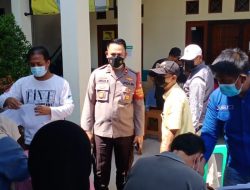 Warga Kelurahan Pejuang Lakukan Vaksinasi Yang Di Gelar Polsek Medansatria 