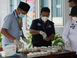 Kuatkan P4GN Lapas Kelas IIA Cikarang Lakukan Tes Urine Pada Pegawai Dan Warga Binaan 