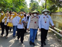 Refleksi Akhir Tahun, Plt Bupati Bekasi Akhmad Marjuki, KADIN & SMSI Sedekah Pohon di Desa Kaarangsetia