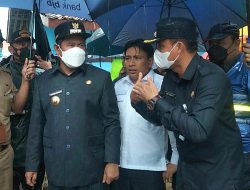 Diguyur Hujan Deras Plt. Bupati Bekasi, Ketua DPRD dan Forkopimda Kabupaten Bekasi, Turun ke Cabangbungin, Tinjau Tanggul Kritis