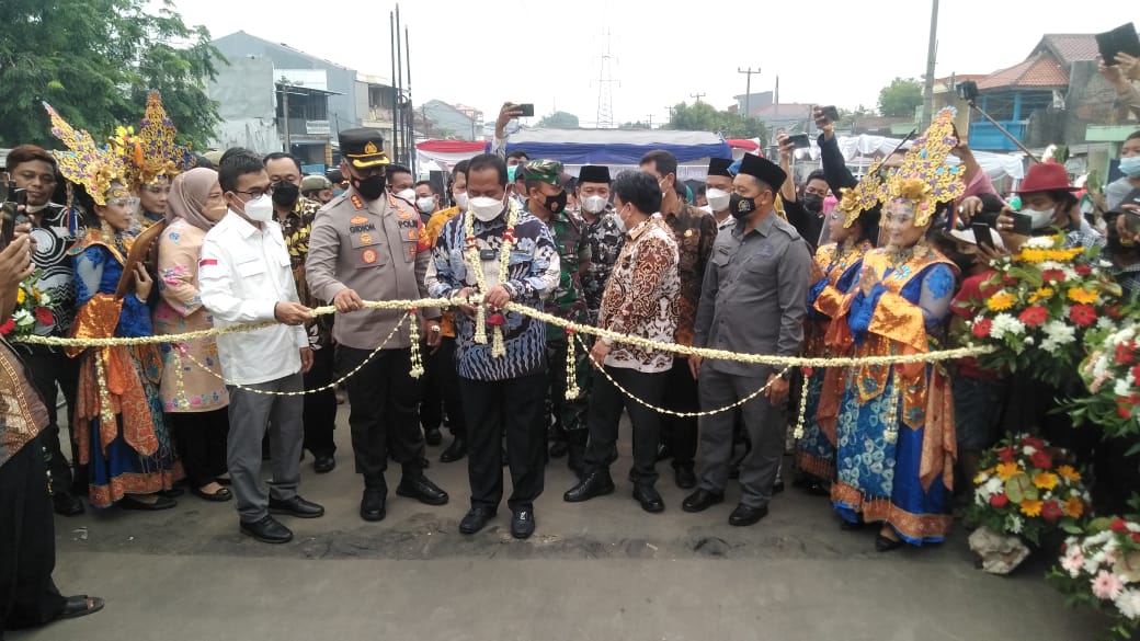 Jembatan Penghubung Dua Kecamatan Di Resmikan PLT Bupati