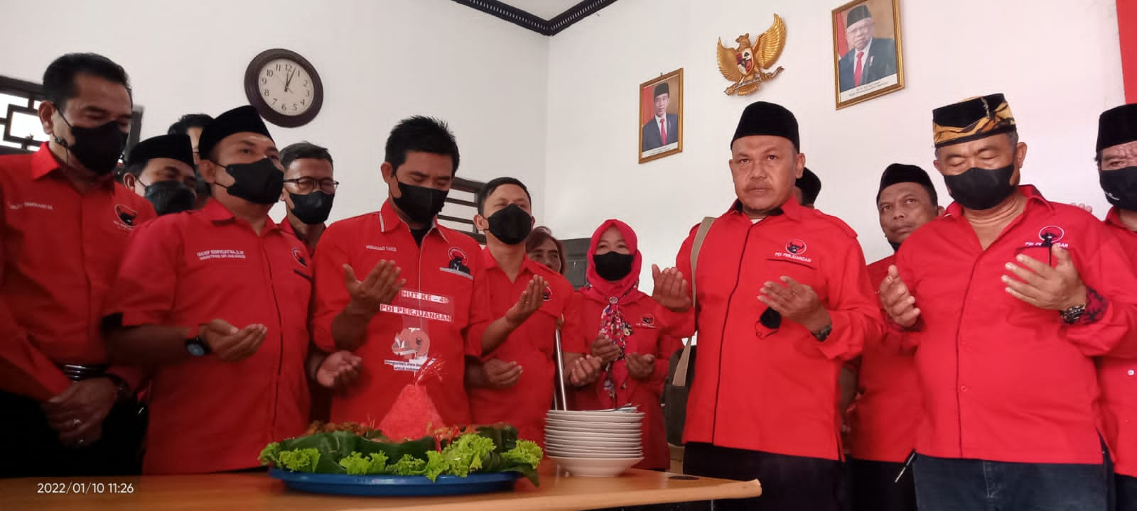 HUT PDI Perjuangan Ke-49, DPC Kabupaten Bekasi Pasang Ribuan Bendera