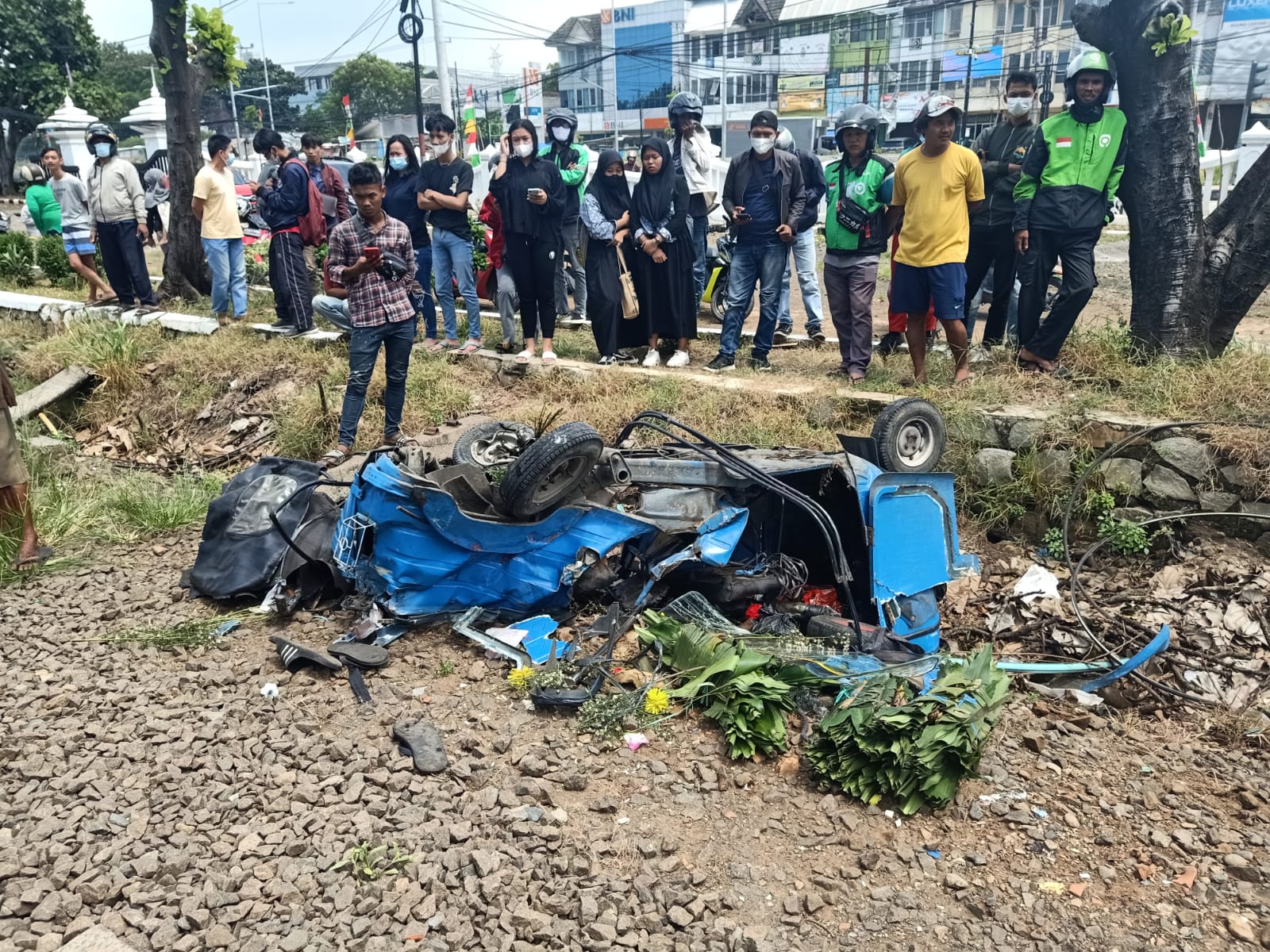 Tabrakan KRL Vs Bajaj, 2 Korban Meninggal Dunia Di Tempat