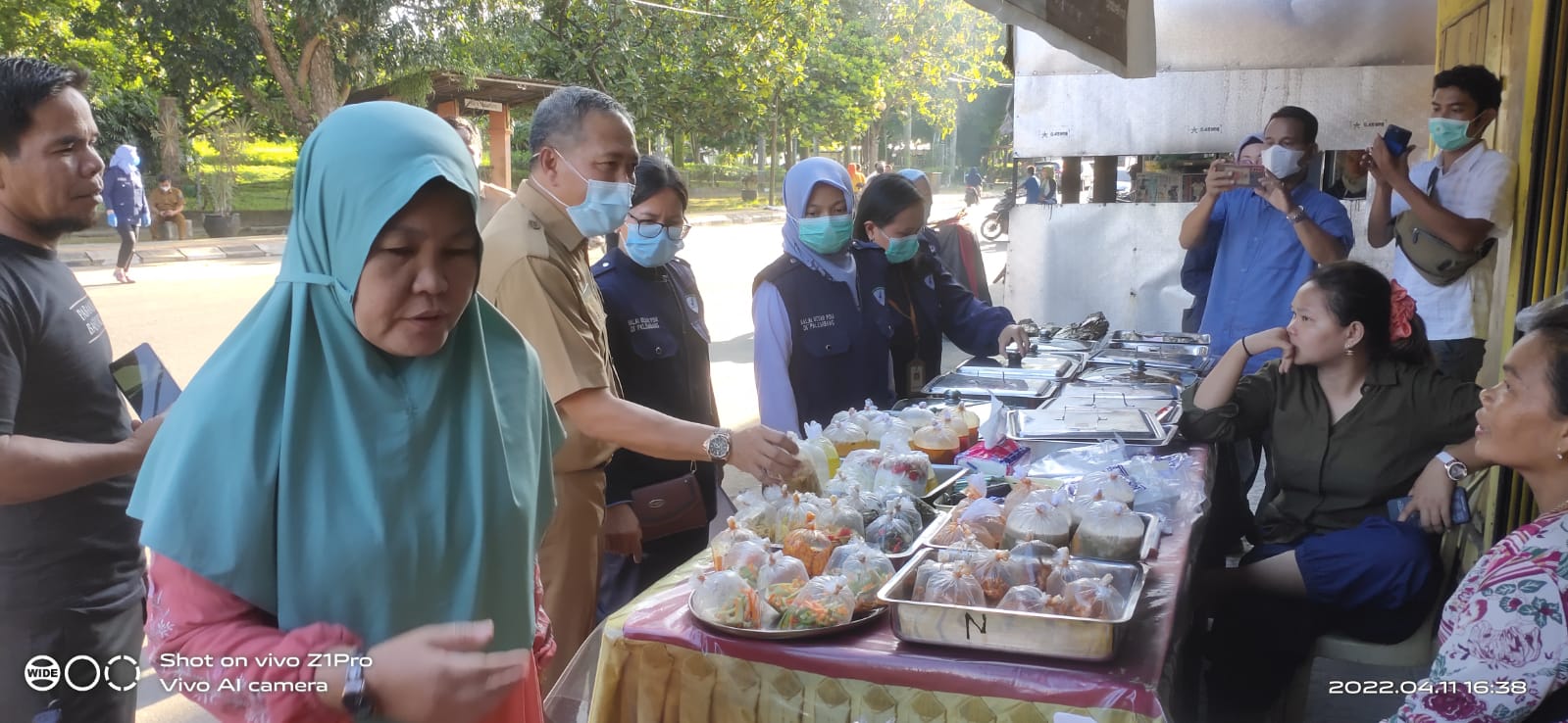 Saat Sidak, Ditemukan Mie Basah Mengandung Zat Berbahaya Oleh BPOM Sumsel Dan Dinas Perdagangan OKI