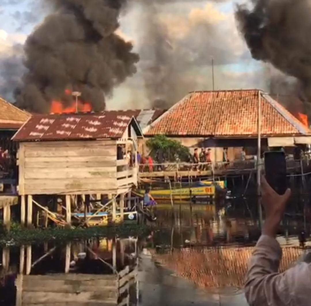 Kebakaran di Selapan Ilir, 14 Rumah Hangus Terbakar