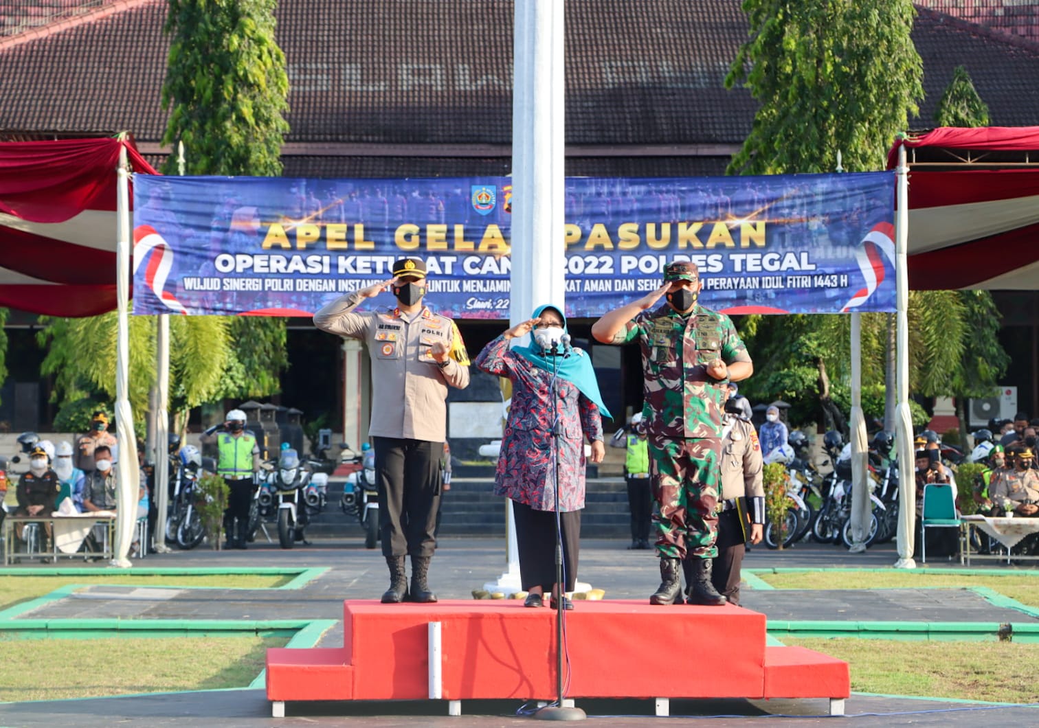 Bupati Tegal Pimpin Apel Gelar Pasukan Pengamanan Hari Raya Idul Fitri 1443 Hijriyah