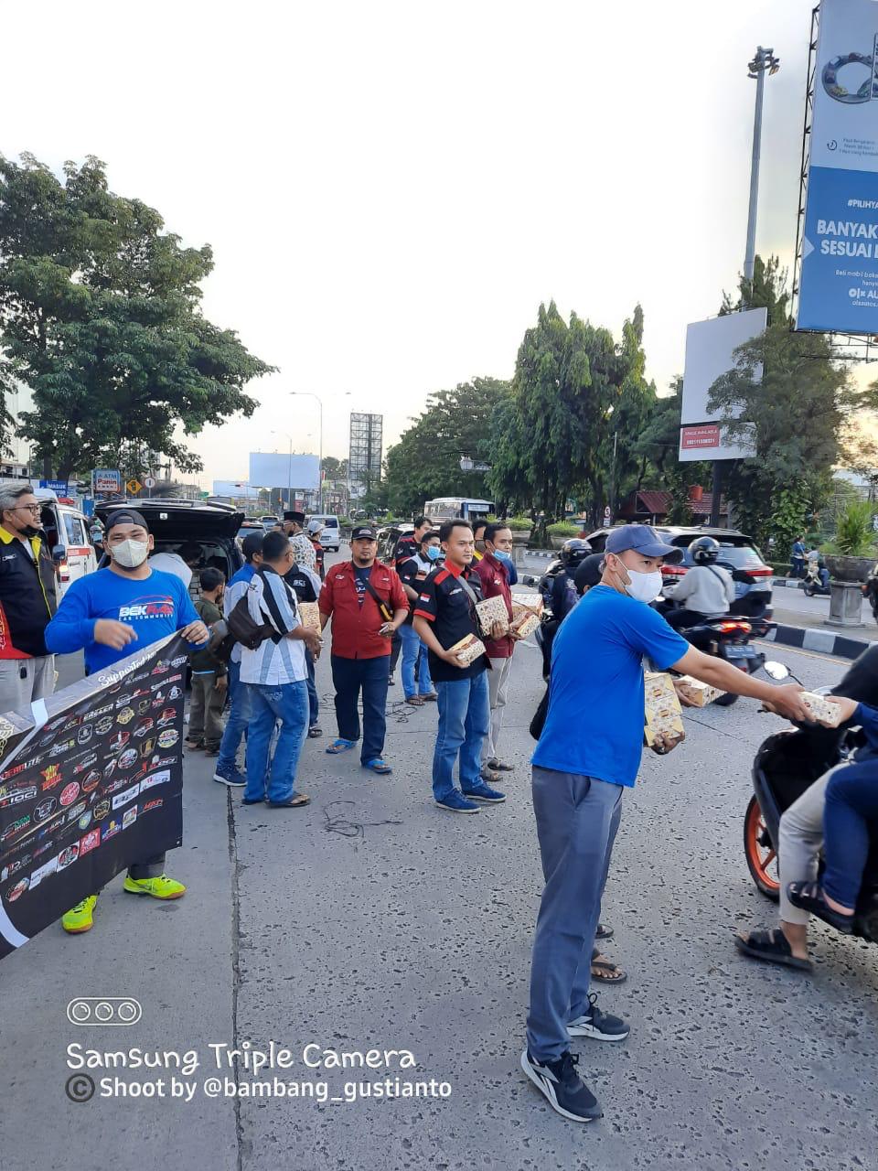 Bekray Car Community Bersama Komunitas Club’ Mobil Se-bekasi Berbagi Takjil Dan Donor Darah Tergabung Dalam Paguyuban IAS Bekasi Raya,