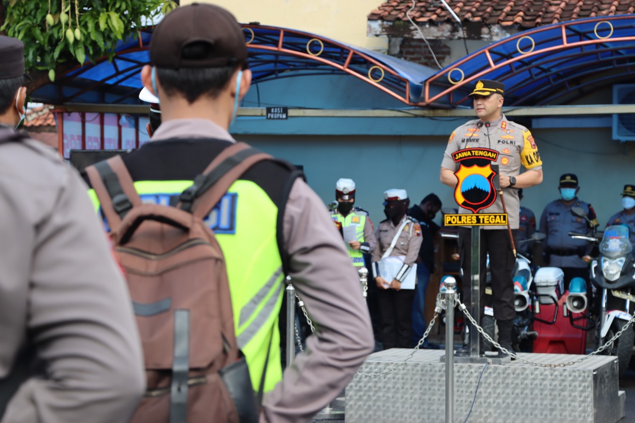 Polres Tegal Gelar Apel Pergeseran Personel Pengamanan Operasi Ketupat Candi 2022