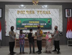 Polres Tegal Menyalurkan Zakat Fitrah Kepada Mustahiq, Yayasan, Ponpes, Jompo, Yatim Piatu, Janda Di Wilayah Kab Tegal