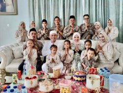 Jalin Silaturahmi Di Hari Idul Fitri, Dewi Aryani Santuni Anak Yatim