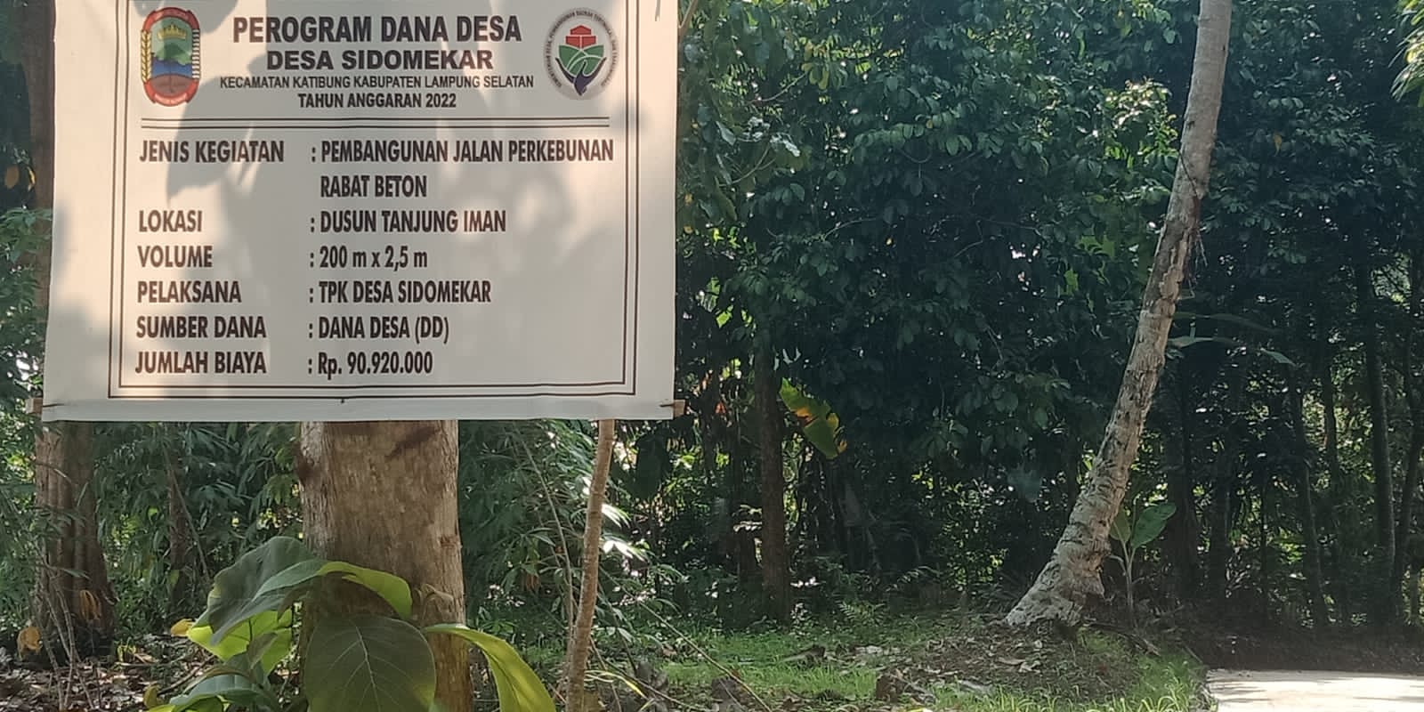 Terkesan asal jadi pembangunan rabat beton di duga di kerja kan tidak sesuai spec