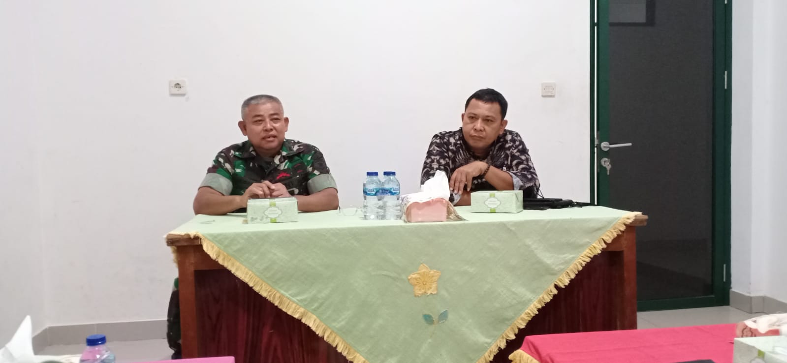 Sosialisasi HET Minyak Goreng Curah Di Wilayah Kecamatan Jatinegara Oleh Danramil dan Indomarco