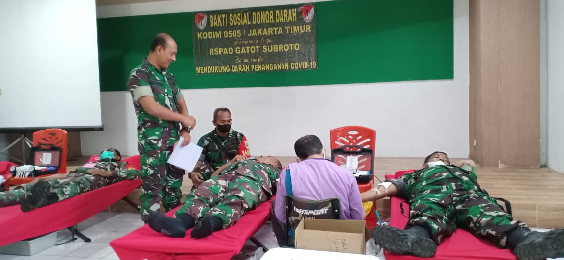 Bhakti Sosial Donor Darah Dukung Penanganan Covid-19 oleh Anggota Kodim 0505/JT