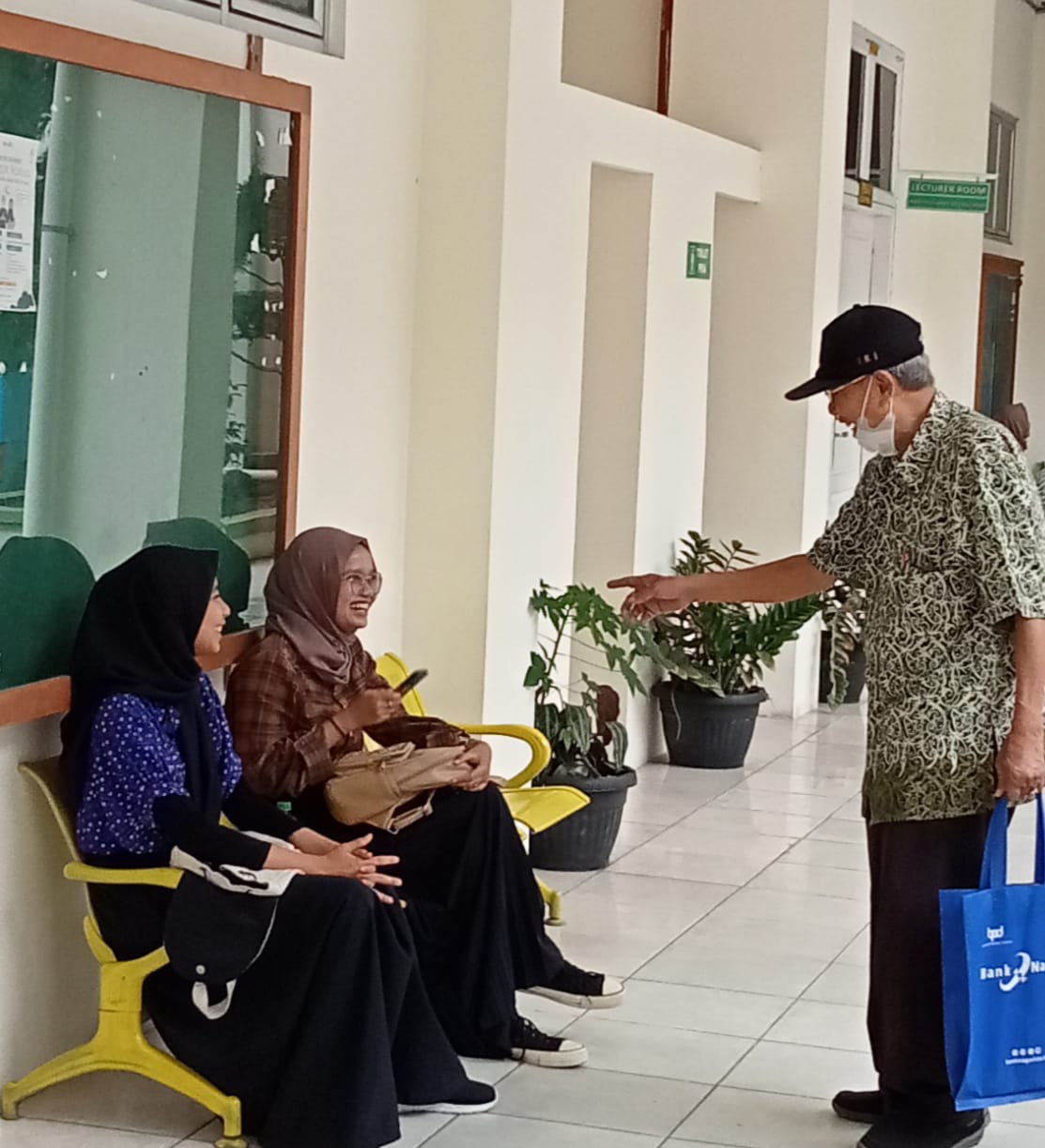 Pendidikan Karakter-Cerdas Berdasarkan Nilai-Nilai Pancasila, Untuk Kehidupan Utuh dan Efektif