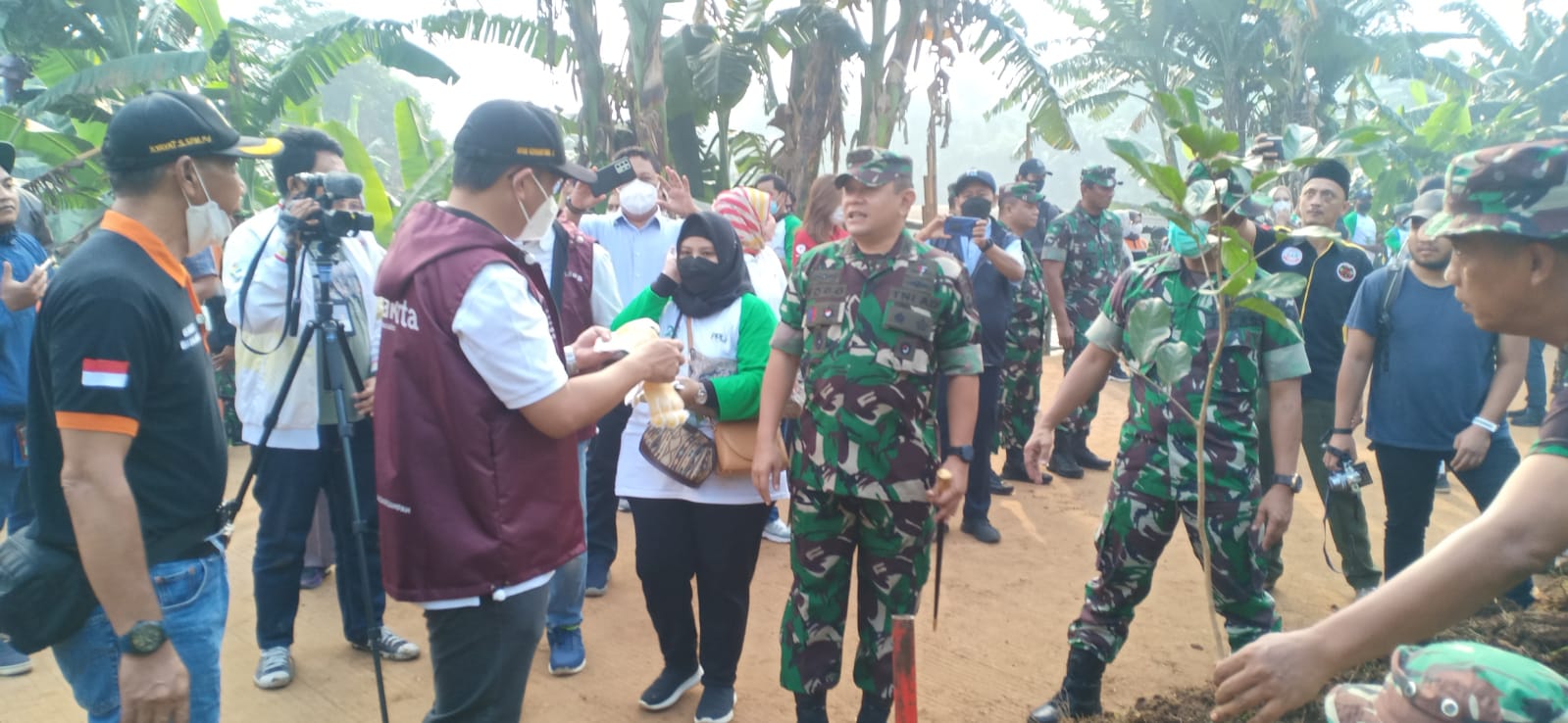 Kodim 0505/Jakarta timur, Giat Geber Ciliwung Hari ke – 3 dalam Program Kolaborasi antara PPLI (Prasada Pamunah Limbah Industri)