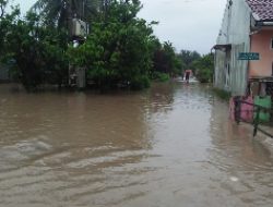 Desa Lengkong dan Gampong Karang Anyer Digempur Hujan Besar Hingga Berubah Jadi Laut