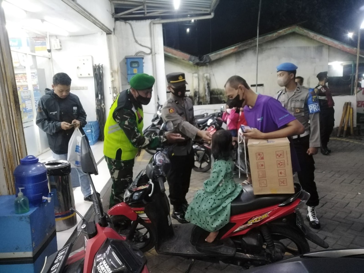 Maksimalkan Penerapan PPKM, Kodim 0808/Blitar Bersama Polres Blitar Gelar Patroli Gabungan