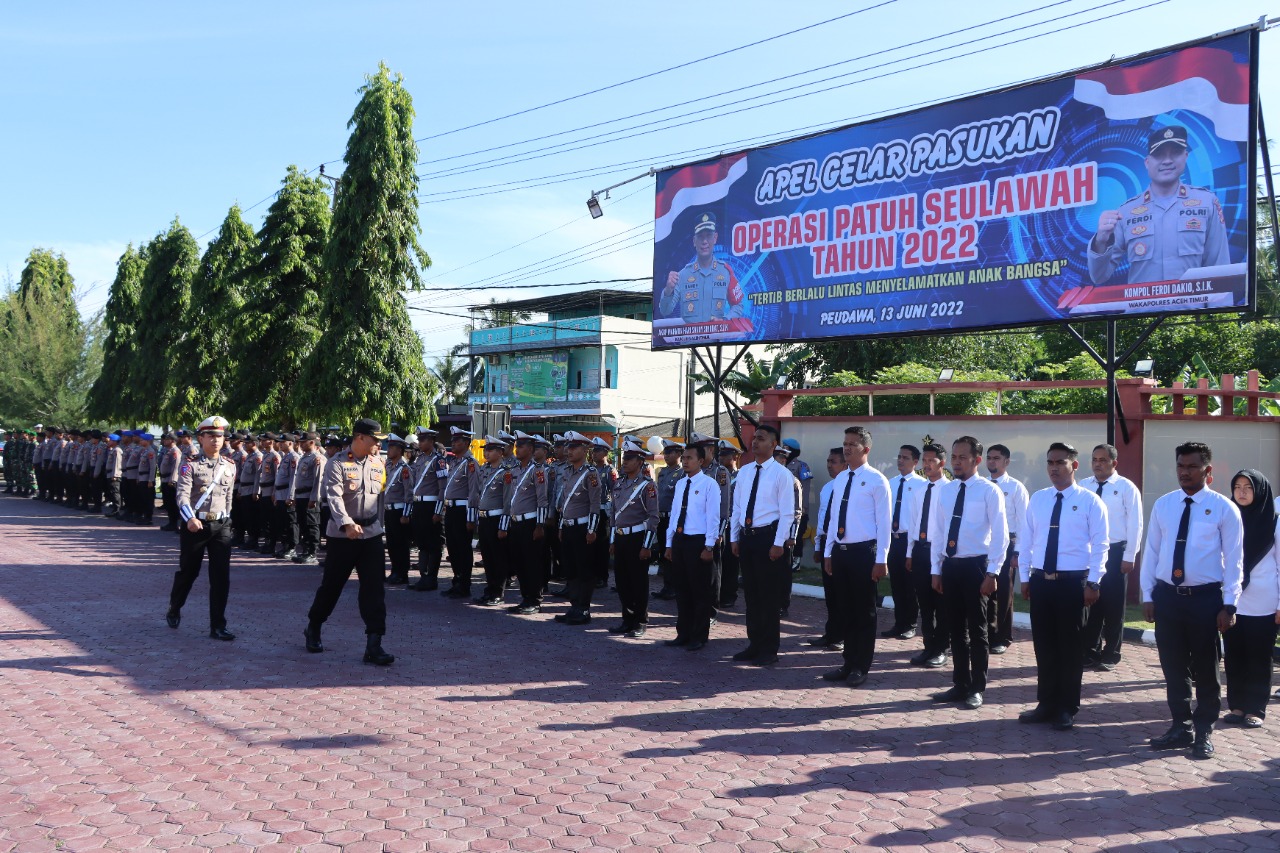 Wakapolres Aceh Timur Pimpin Apel Gelar Pasukan Operasi Patuh Seulawah Tahun 2022. Dengan tema “TERTIB BERLALU LINTAS MENYELAMATKAN ANAK BANGSA”