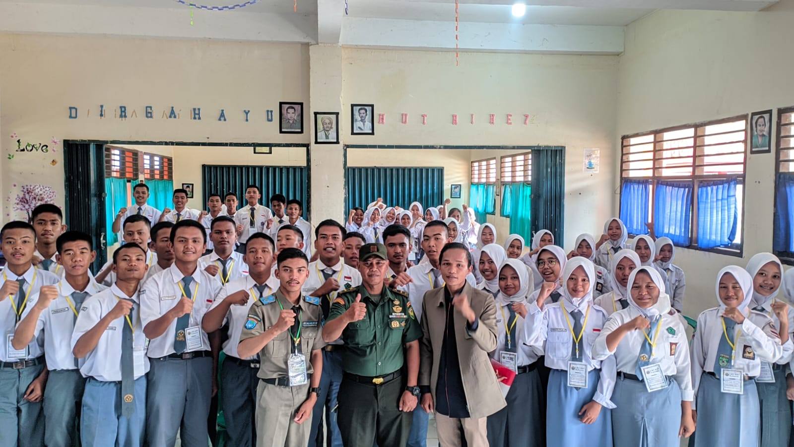 Kodim 0402/OKI Memberi Materi Wasbang dan Bela Negara Kepada Siswa/i SMKN 01 Kayuagung – Dinasti News