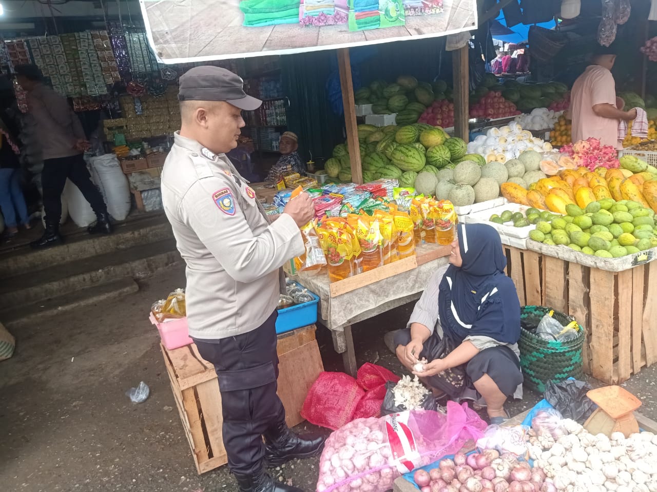 Bhabinkamtibmas pada Pamantauan Bahan Pokok merupakan Ujung Tombak Polri