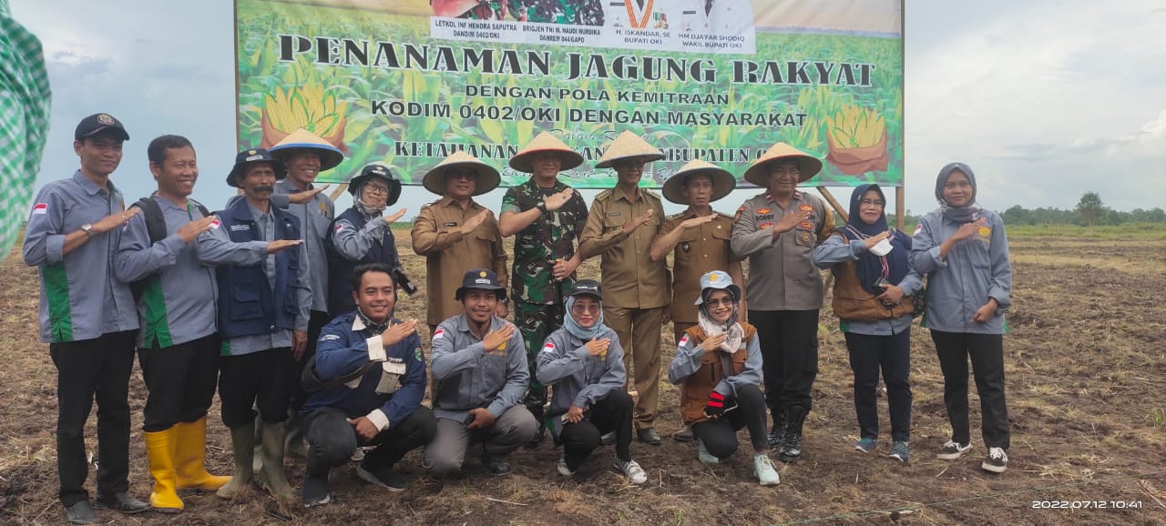 Tingkatkan Ketahanan Pangan, Danrem 044/Gapo beserta seluruh Kodim Jajaran buka lahan Jagung secara serentak Bersama Masyarakat.