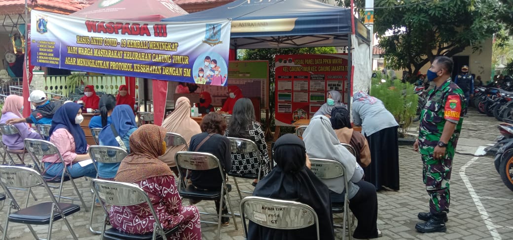 Kolaborasi Lurah Cakung Timur Bersama Koramil 06/Cakung Gelar Vaksinasi Booster