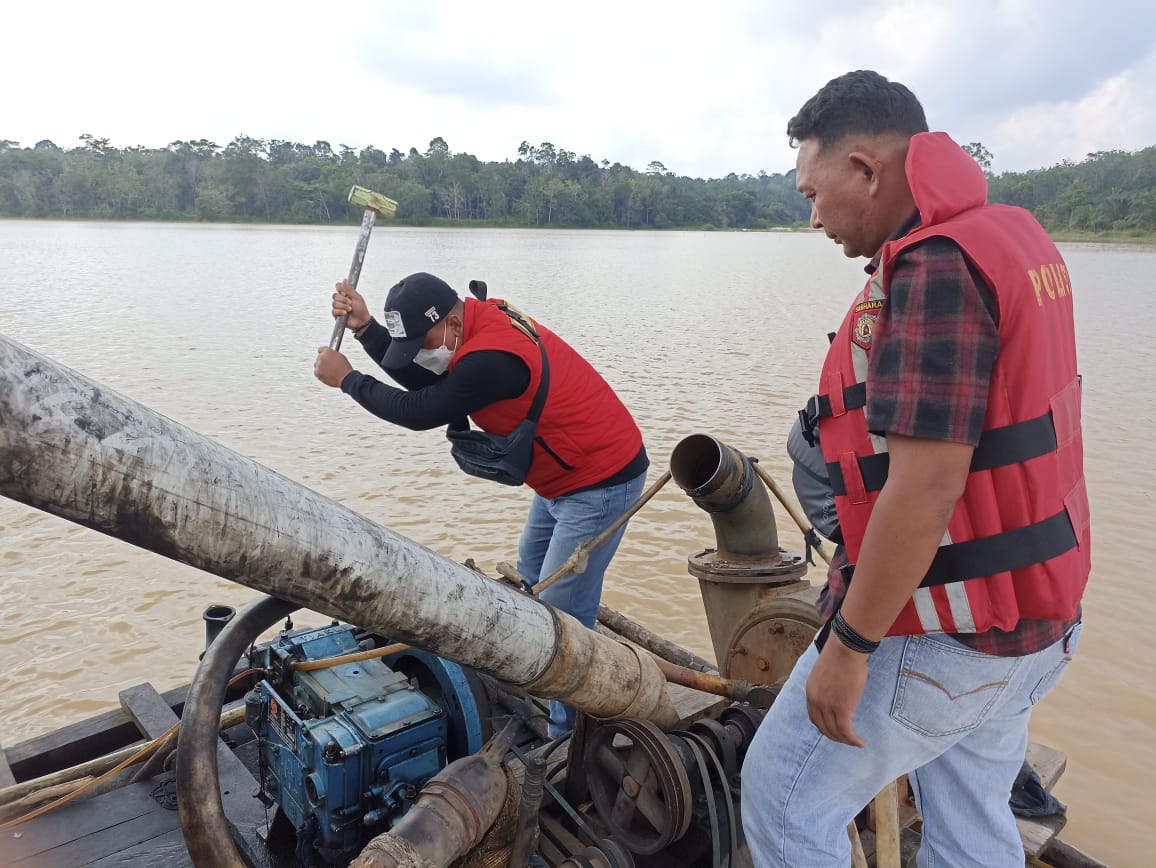 Kapolres Merangin,  Dompeng Rakit diDam Betuk diHancurkan.