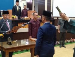 Ketua DPRD OKI Abdiyanto, SH, MH Resmi Melantik Fajar Yahya Sebagai PAW Anggota DPRD OKI | Dinasti News.