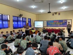 Satlantas Polres Tegal Menjadi Narasumber Kegiatan MPLS Di SMAN 1 Pagerbarang, Jungjung Tinggi Etika Berlalu Lintas