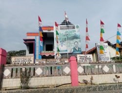 Menyambut HUT RI Ke-77 Pemdes Sukaraja Pasang Bendera Merah Putih dan Umbul-Umbul