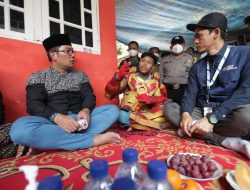 Ridwan Kamil Bertemu Ironman Asal Cirebon : Pengamen yang menolong korban kecelakaan di Cibubur