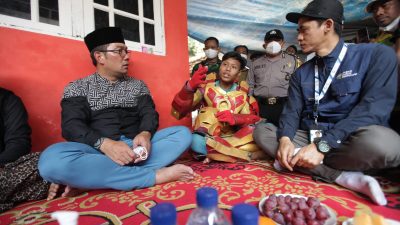 Ridwan Kamil Bertemu Ironman Asal Cirebon : Pengamen yang menolong korban kecelakaan di Cibubur