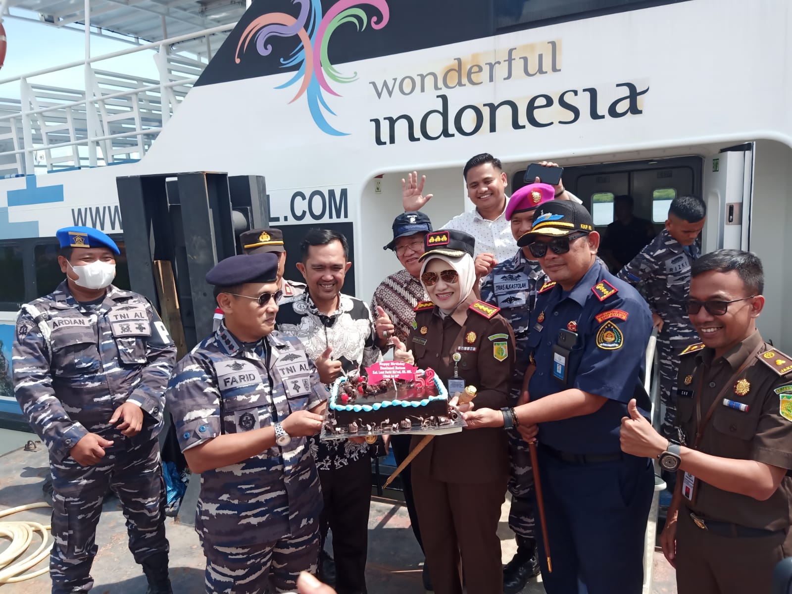 Danlanal Batam Hadiri Pemusnahan Kapal Ikan Asing (KIA) Di Perairan Kepri Coral Batam