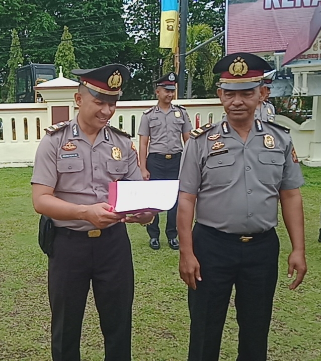 Sebanyak 23 Personil Polres Merangin Mendapatkan Kenaikan Pangkat Setingkat.