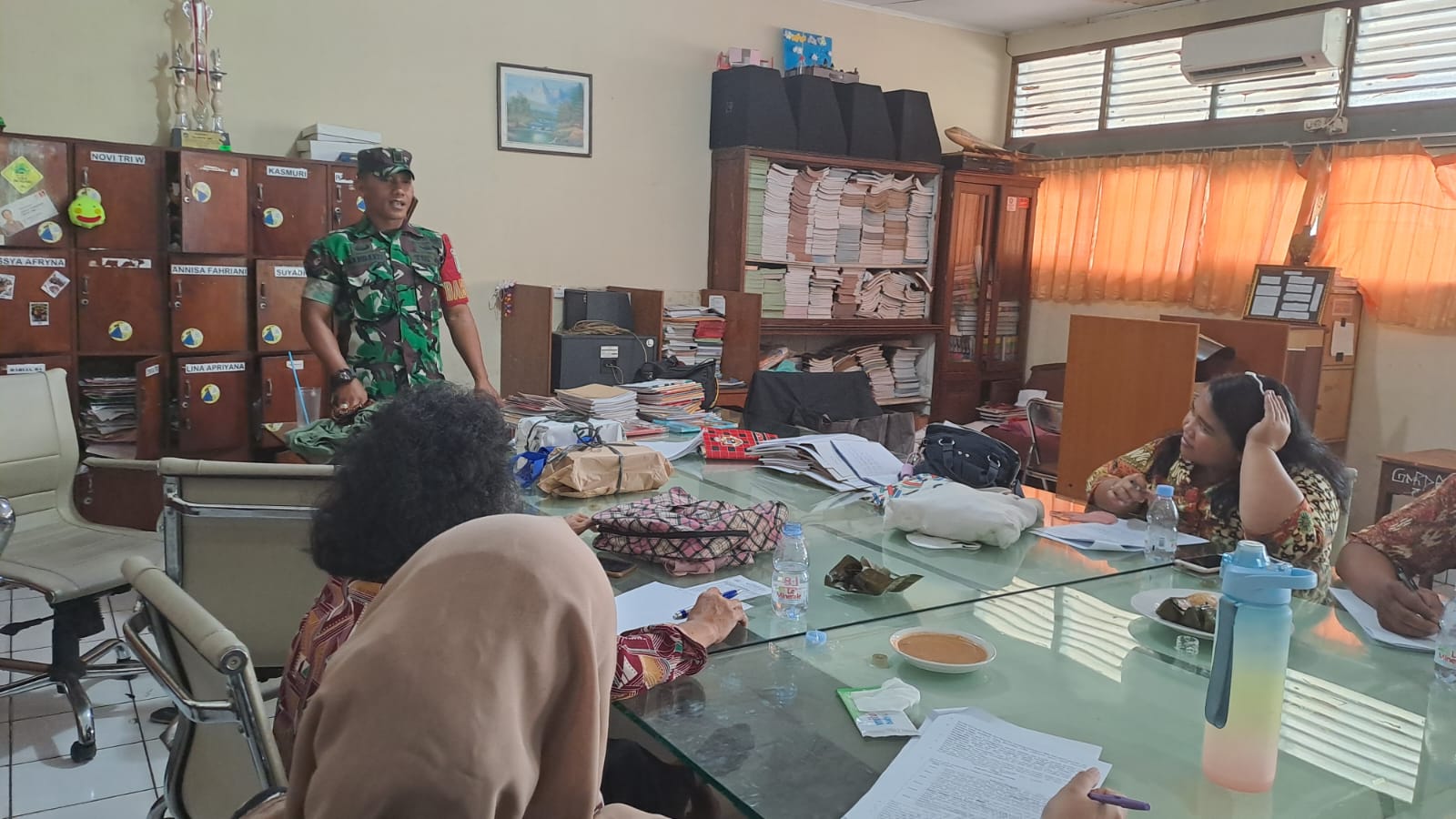 Rakor SMK Cipta Karya, Tingkatkan Disiplin Siswa Dengan Giat Latihan PBB Oleh Babinsa Koramil Matraman