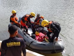 Posal Lhoknga Bersama Tim SAR Gabungan Berhasil Temukan Korban Tenggelam Di Perairan Lhoknga Aceh Besar