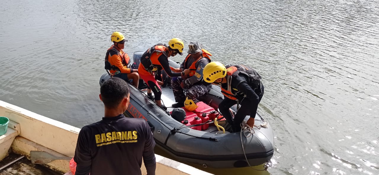 Posal Lhoknga Bersama Tim SAR Gabungan Berhasil Temukan Korban Tenggelam Di Perairan Lhoknga Aceh Besar