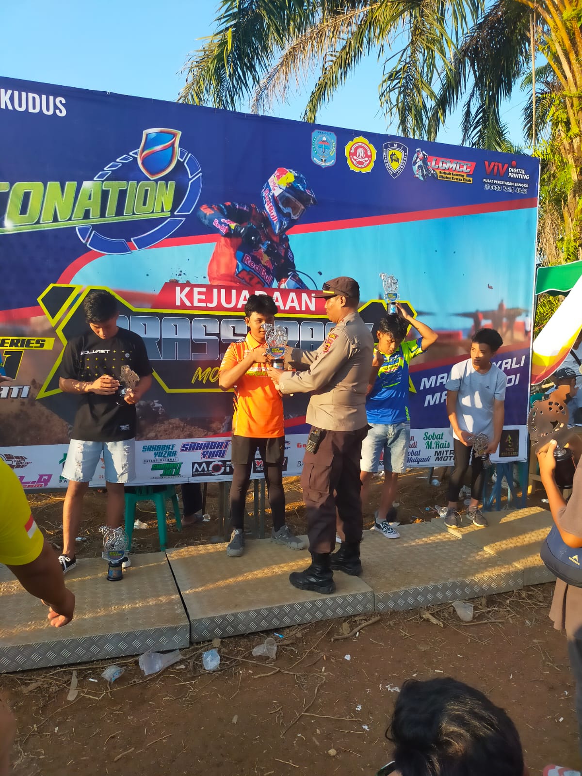 Grasstrack Aman,Polsek Bangko Apresiasi Warga Menjaga Kamtibmas Saat Perlombaan