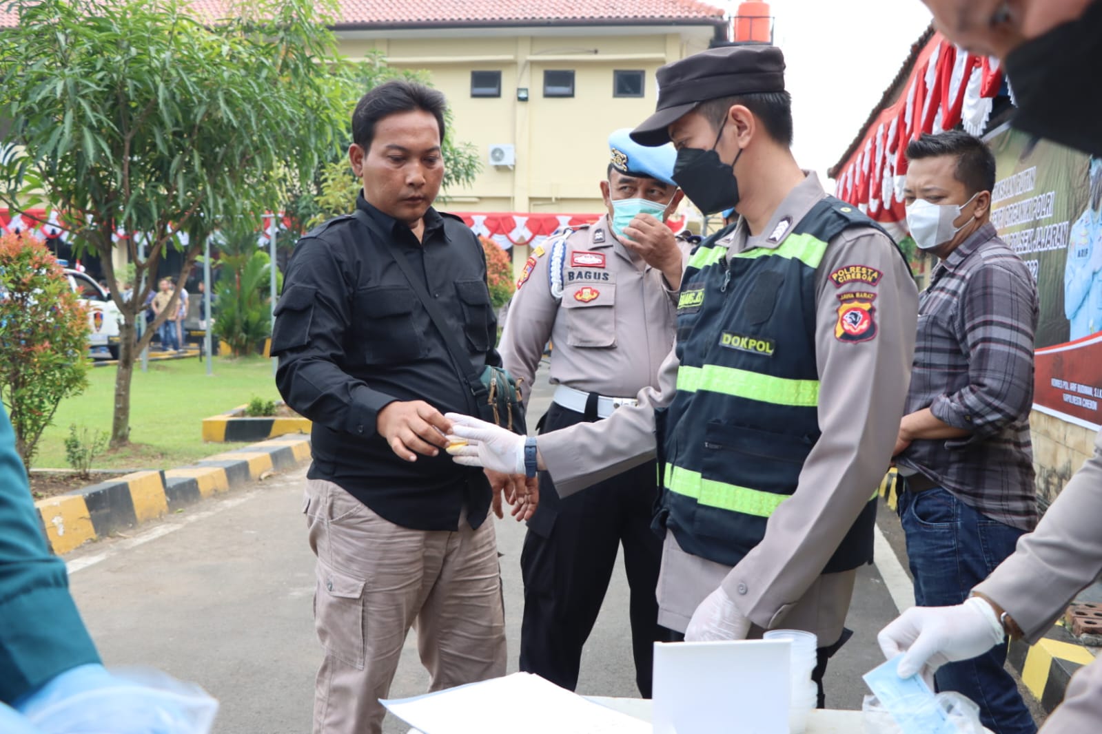 Polresta Cirebon Gelar Cek Kelayakan Senpi hingga Tes Urine