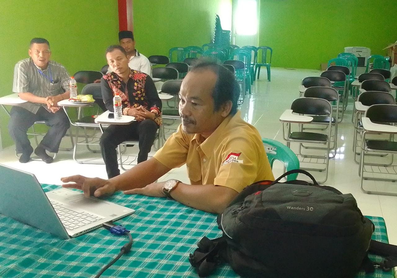 Pemerhati Lingkungan Apresiasi Green Service Satpas Polresta Cirebon