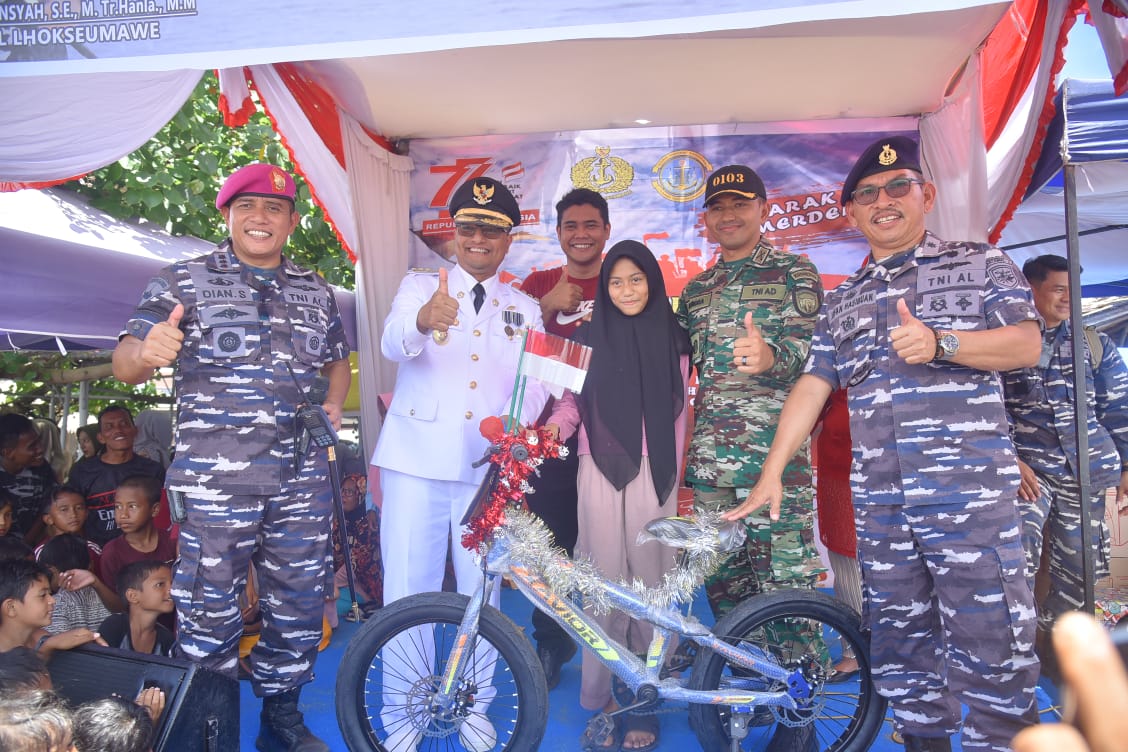 TNI AL Lanal Lhokseumawe Gelar Pesta Rakyat Bersama Masyarakat Pesisir Kota Lhokseumawe