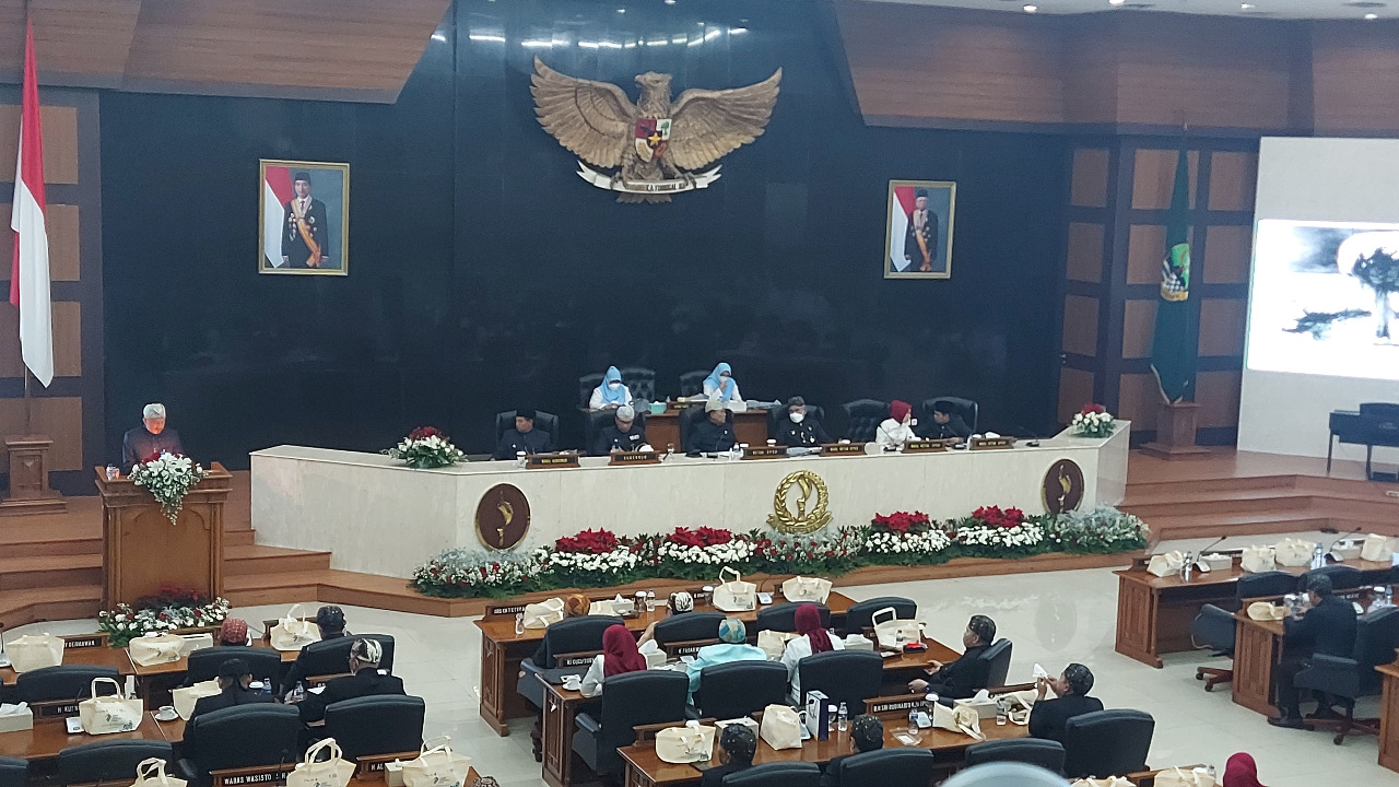 Komandan Lanal Bandung Hadiri Rapat Paripurna Dalam Rangka Memperingati Hari Jadi Provinsi Jawa Barat Ke-77 Tahun 2022