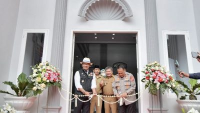 PERDESAAN,Gubernur Jawa Barat Ridwan Kamil Dorong Kepala Desa Melek Digital