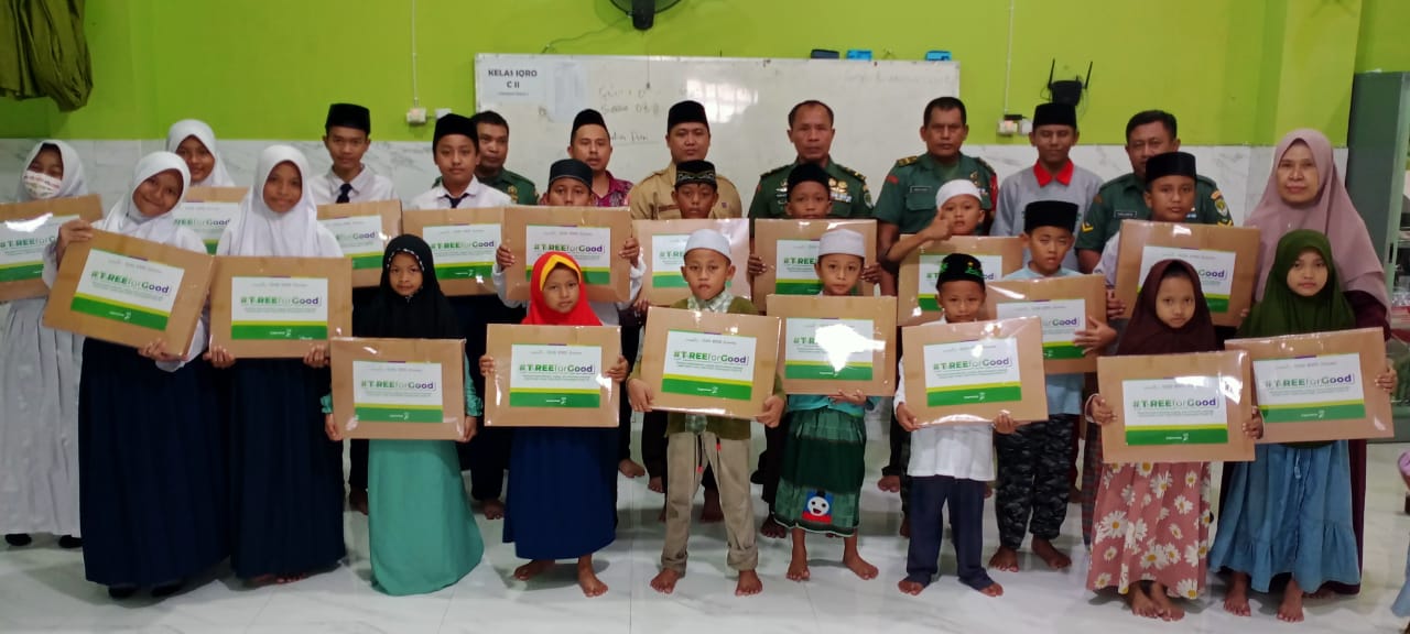 Kodim 0505/JT Gandeng Yayasan Benih Baik Salurkan Bantuan Alat Tulis Sekolah