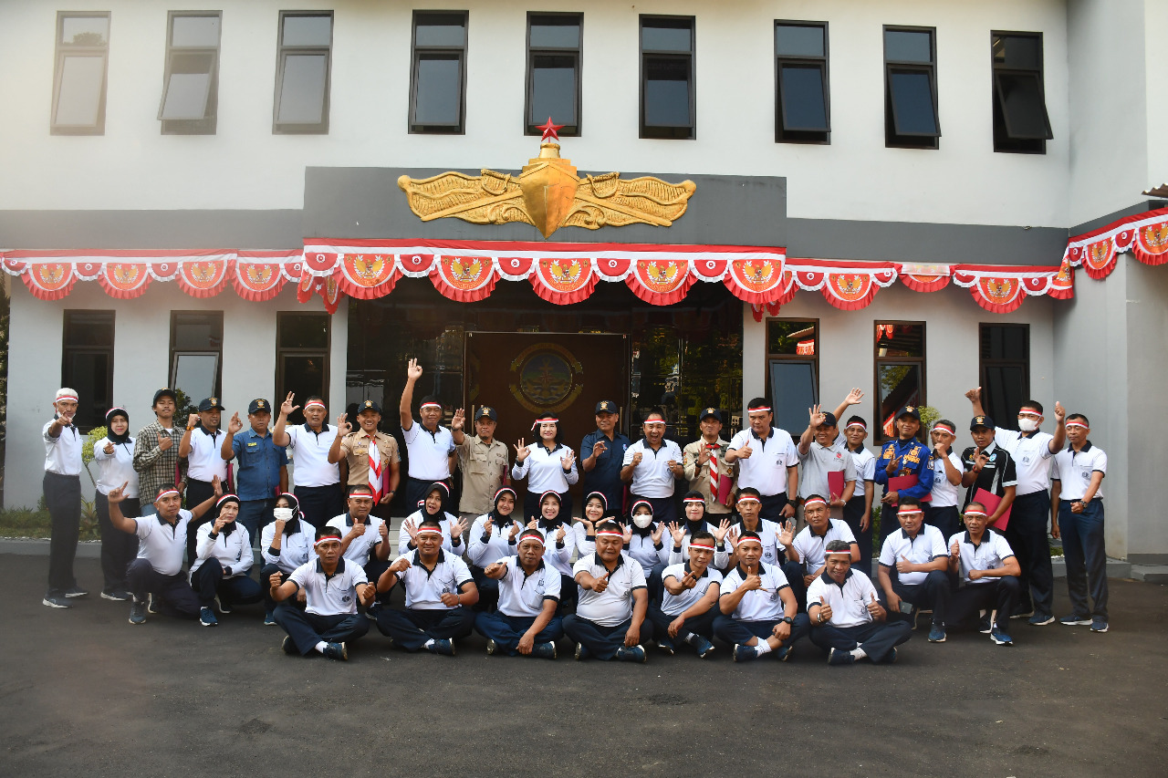 Dalam Rangka HUT Kemerdekaan RI Ke-77 Lanal Bandung Gelar Olahraga Bersama Dan Lomba Lomba Antar Prajurit Dan PNS Serta Jalasenastri