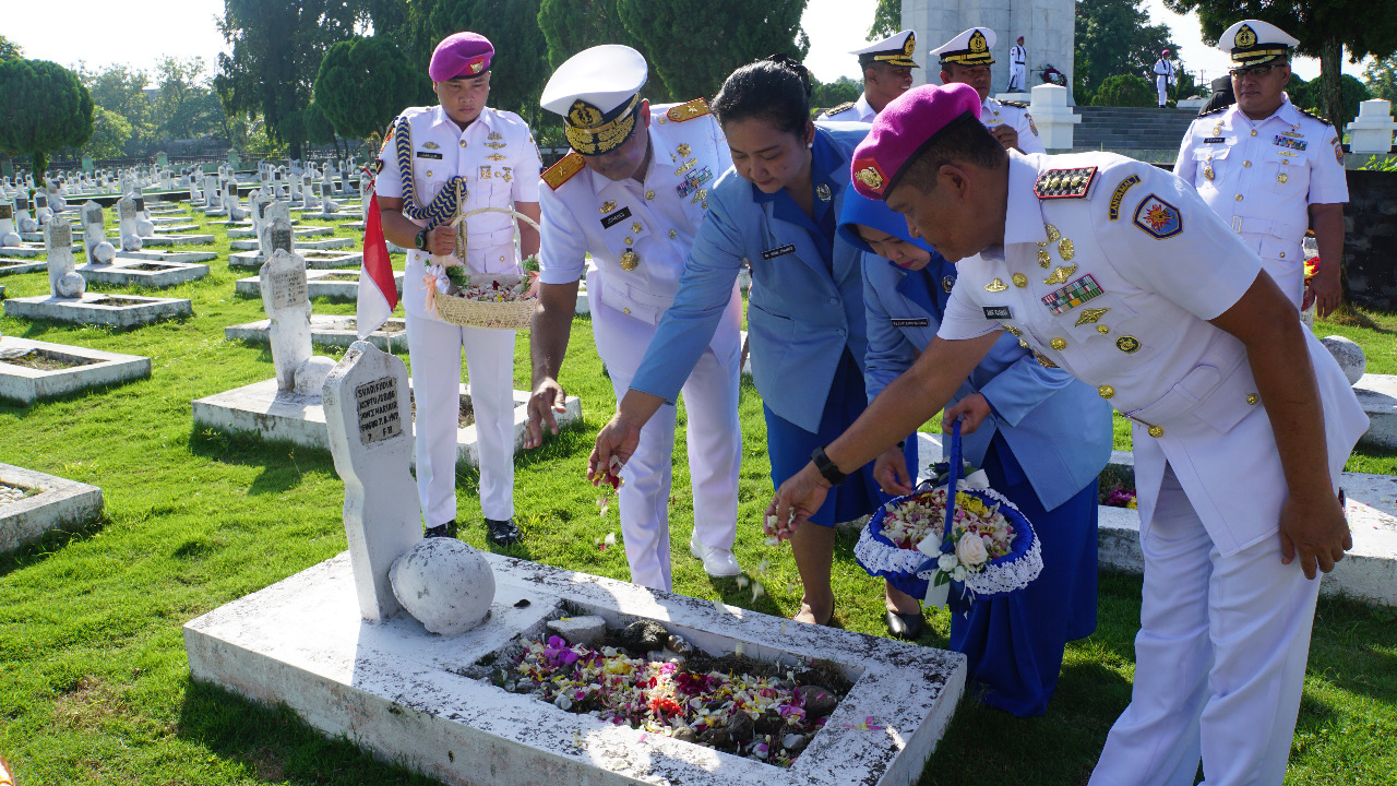 Sambut HUT TNI AL Ke-77 Tahun 2022, Lantamal I Gelar Ziarah Ke TMP Bukit Barisan Medan