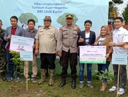 Kapolsek Bangko Hadiri BRImenanam di Desa Mentawak.