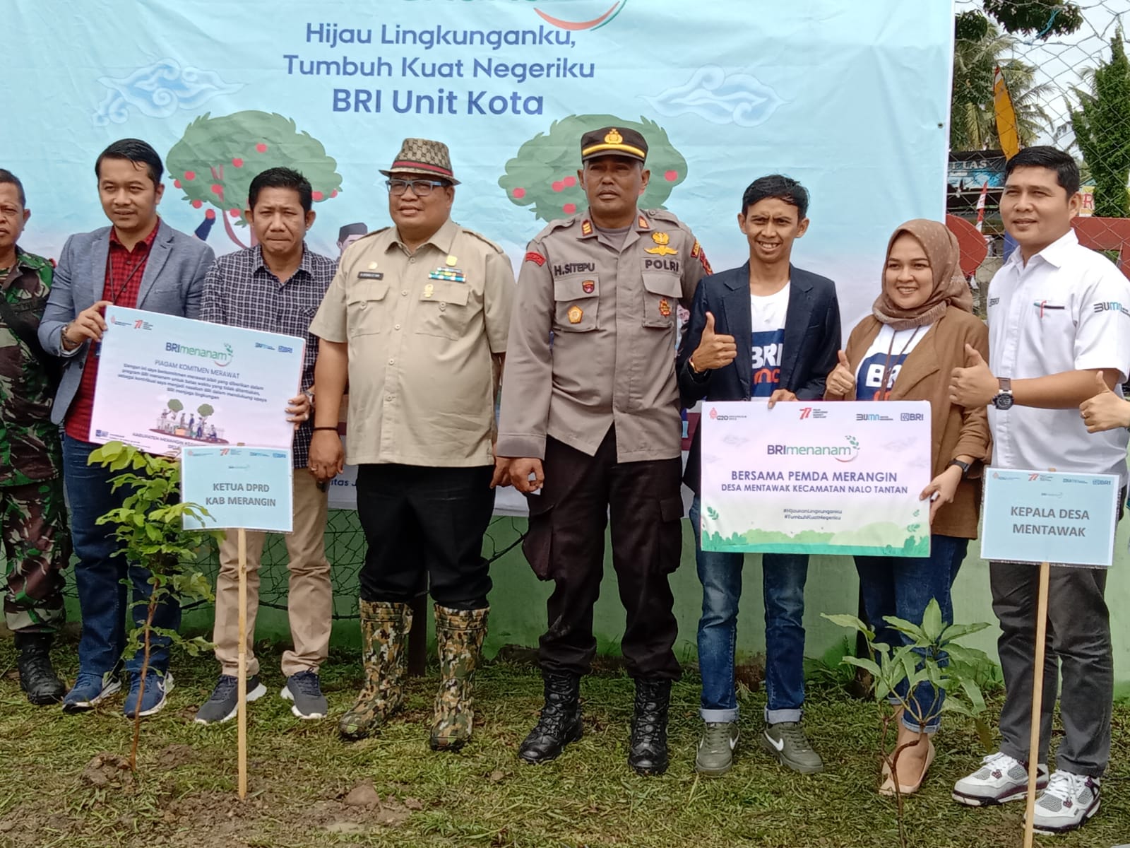 Kapolsek Bangko Hadiri BRImenanam di Desa Mentawak.