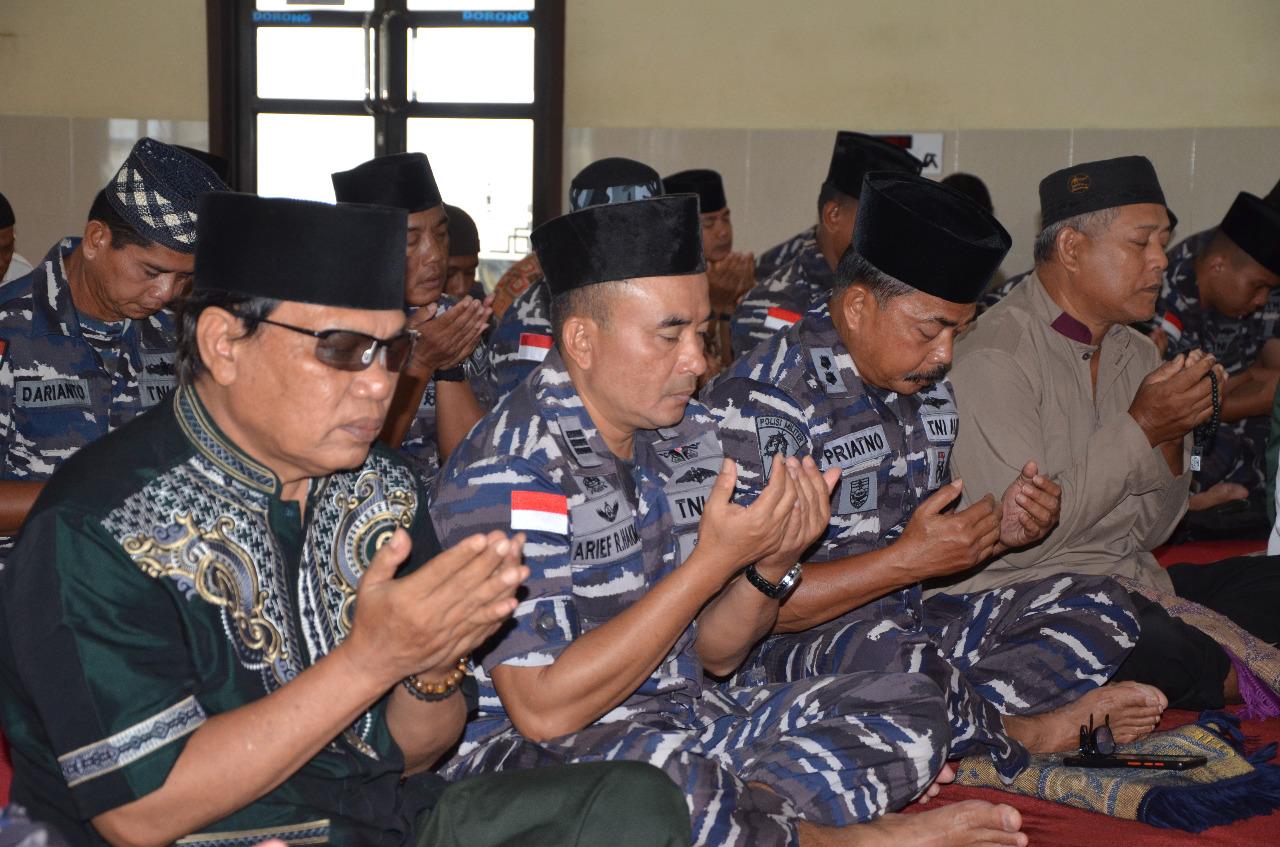 Prajurit Lanal Dumai Gelar Doa Bersama Dalam Rangka HUT TNI AL Ke-77 Tahun 2022