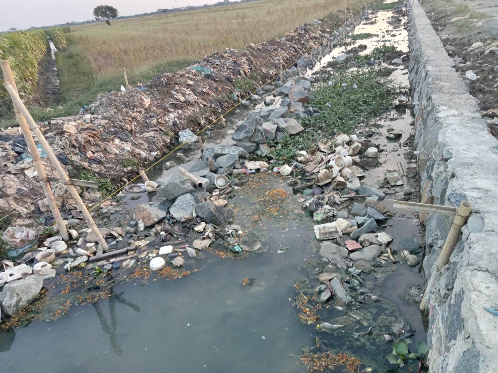 Dikeluhkan Petani Proyek Pekerjaan Pembangunan Jitut di Kp Gombang Jaya